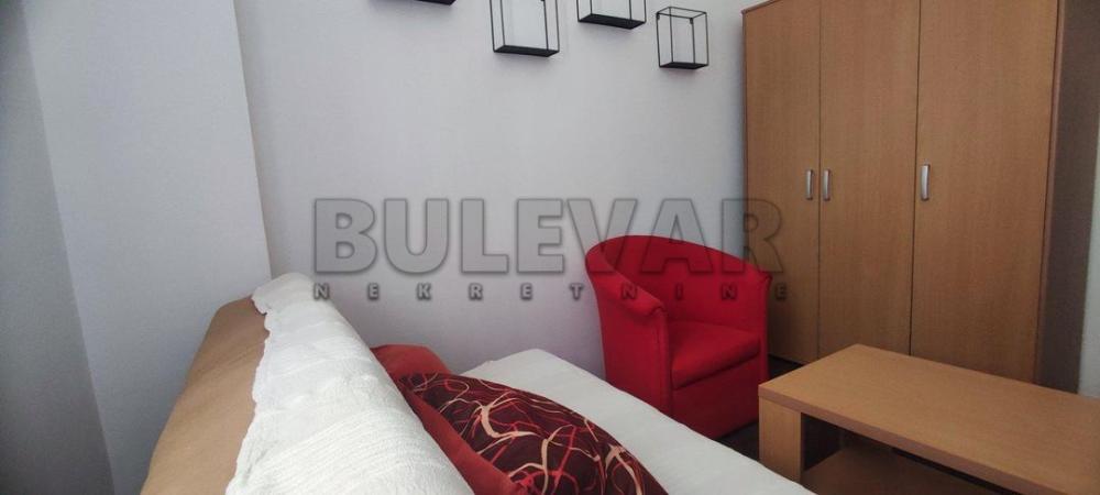 Slika 6 - Josifa Pančića, Četvorosoban stan za izdavanje, 74m2, 400€