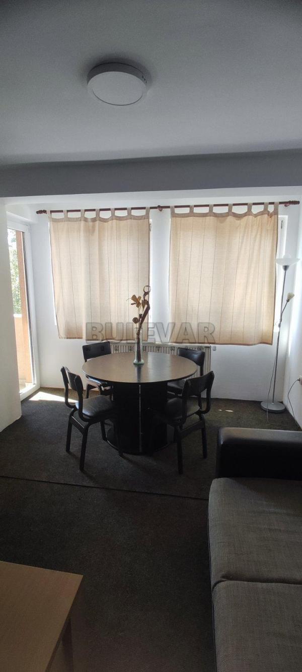 Slika 2 - Josifa Pančića, Četvorosoban stan za izdavanje, 74m2, 400€