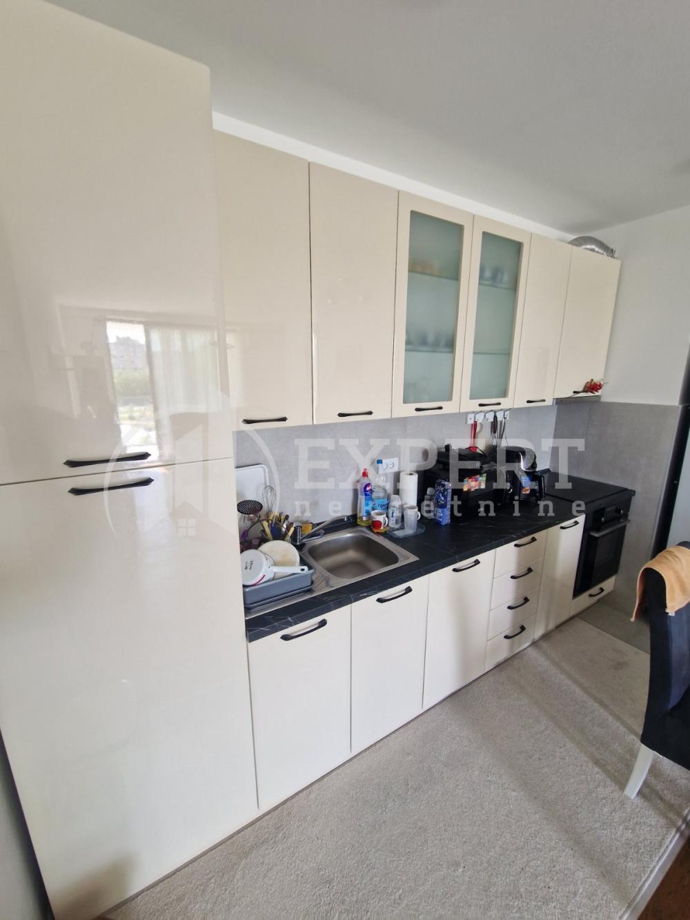 Slika 5 - Blagoja Parovića, Trosoban stan za izdavanje, 81m2, 750€