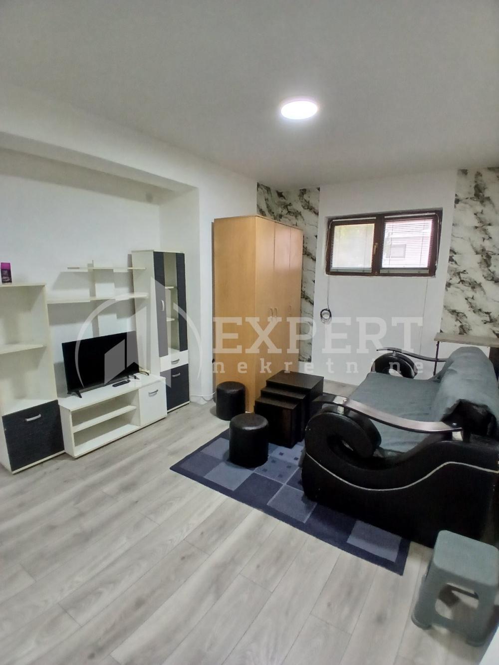 Glavna slika -Mokranjčeva, Četvorosoban stan za izdavanje, 43m2, 240€