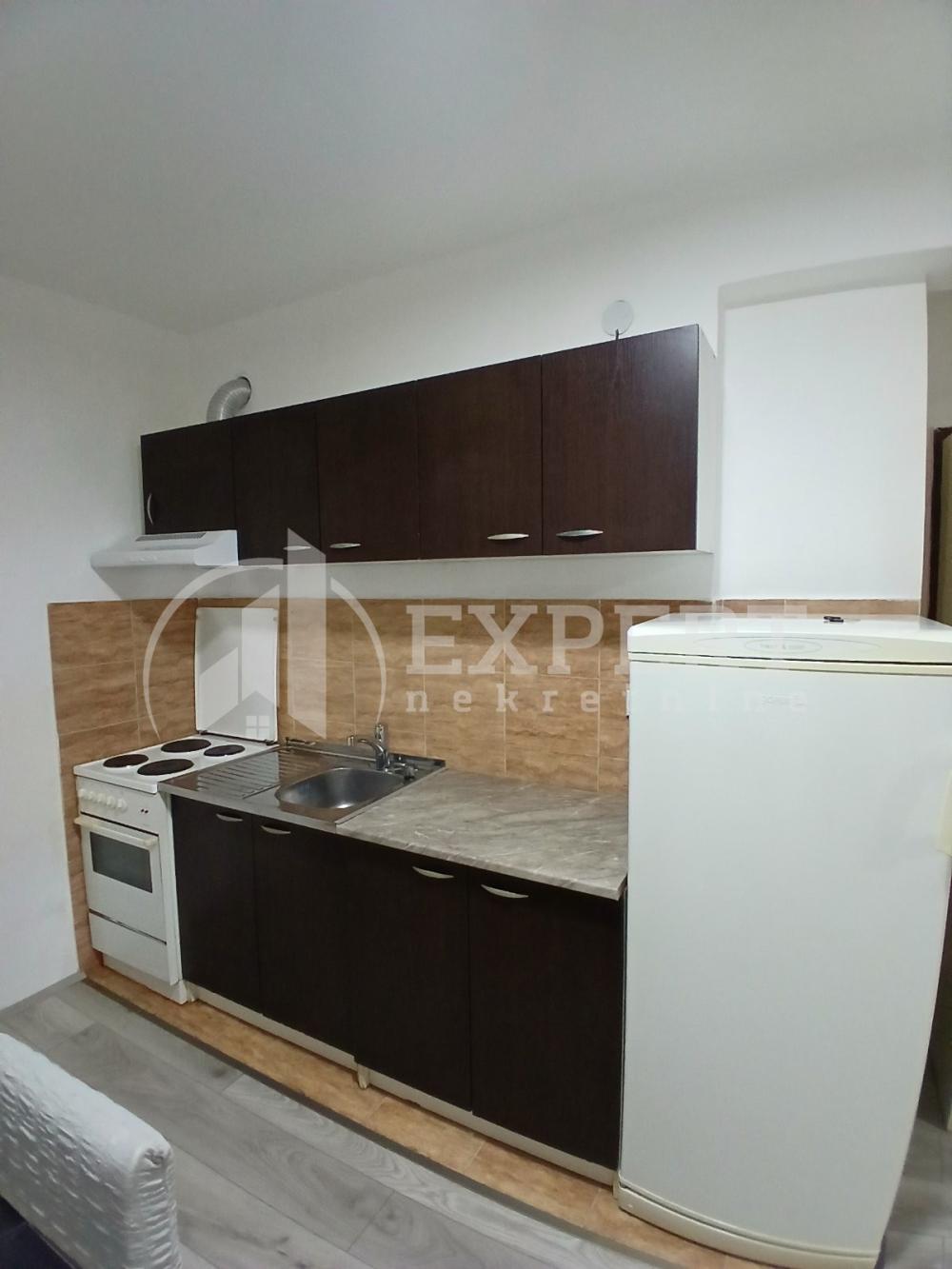 Slika 1 - Mokranjčeva, Četvorosoban stan za izdavanje, 43m2, 240€