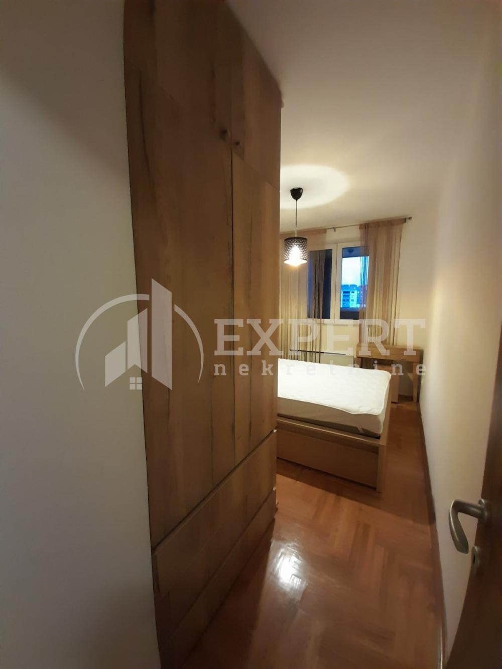 Slika 10 - Cara Dušana, Jednoiposoban stan za izdavanje, 42m2, 400€