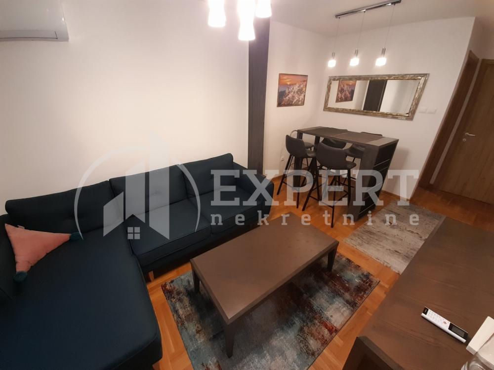 Slika 4 - Cara Dušana, Jednoiposoban stan za izdavanje, 42m2, 400€