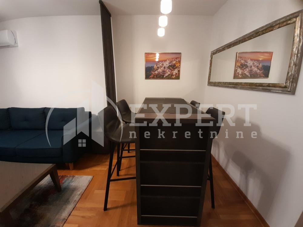 Slika 2 - Cara Dušana, Jednoiposoban stan za izdavanje, 42m2, 400€