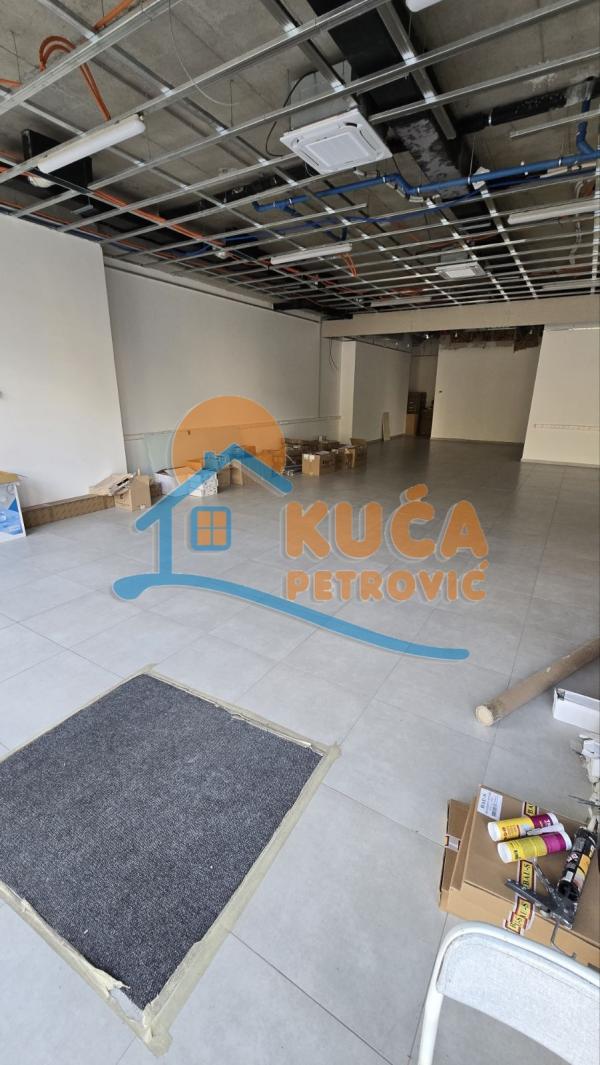 Slika 2 - Blagoja Parovića,  Lokal za izdavanje, 207m2, 3.700€