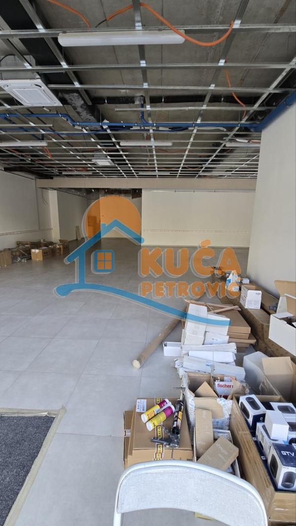 Slika 3 - Blagoja Parovića,  Lokal za izdavanje, 207m2, 3.700€
