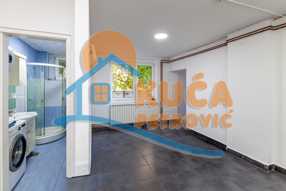 Slika 2 - Jovana Ristića, Trosoban stan na prodaju, 73m2, 143.000€