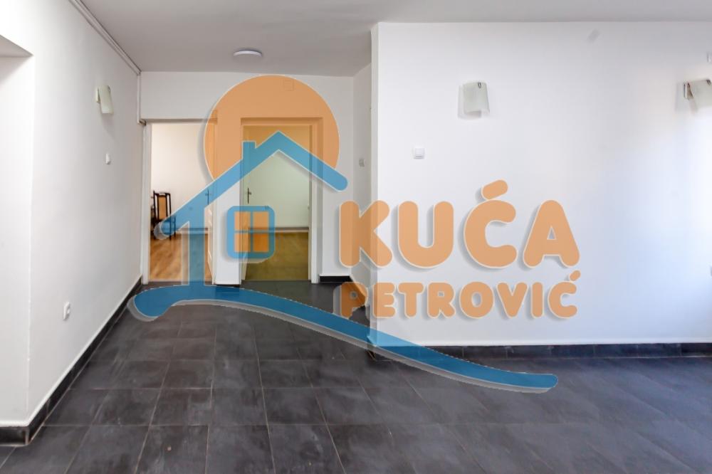 Slika 1 - Jovana Ristića, Trosoban stan na prodaju, 73m2, 143.000€