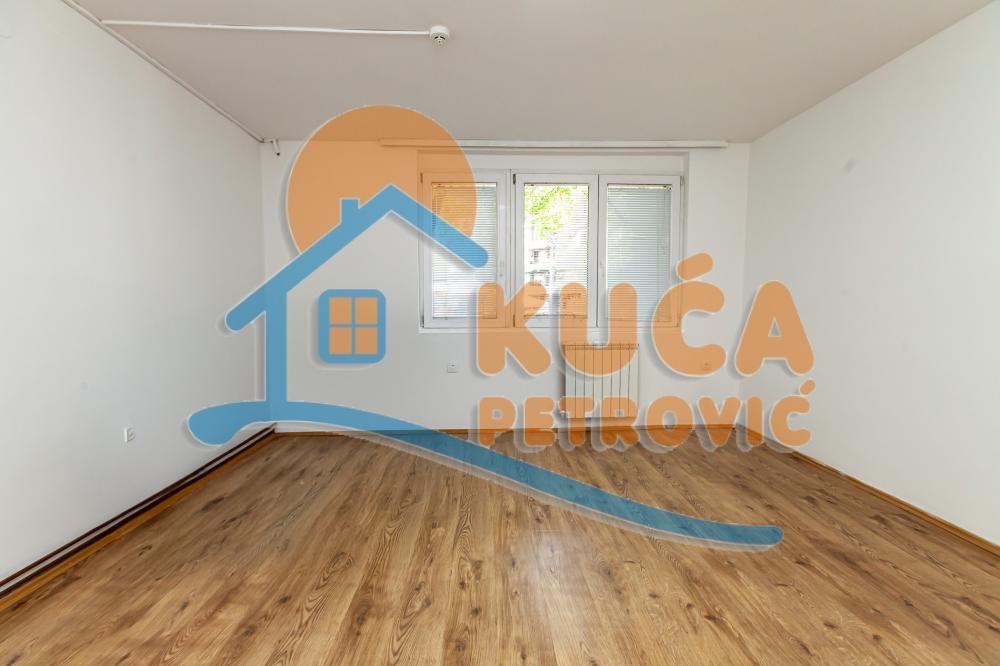 Slika 8 - Jovana Ristića, Trosoban stan na prodaju, 73m2, 143.000€