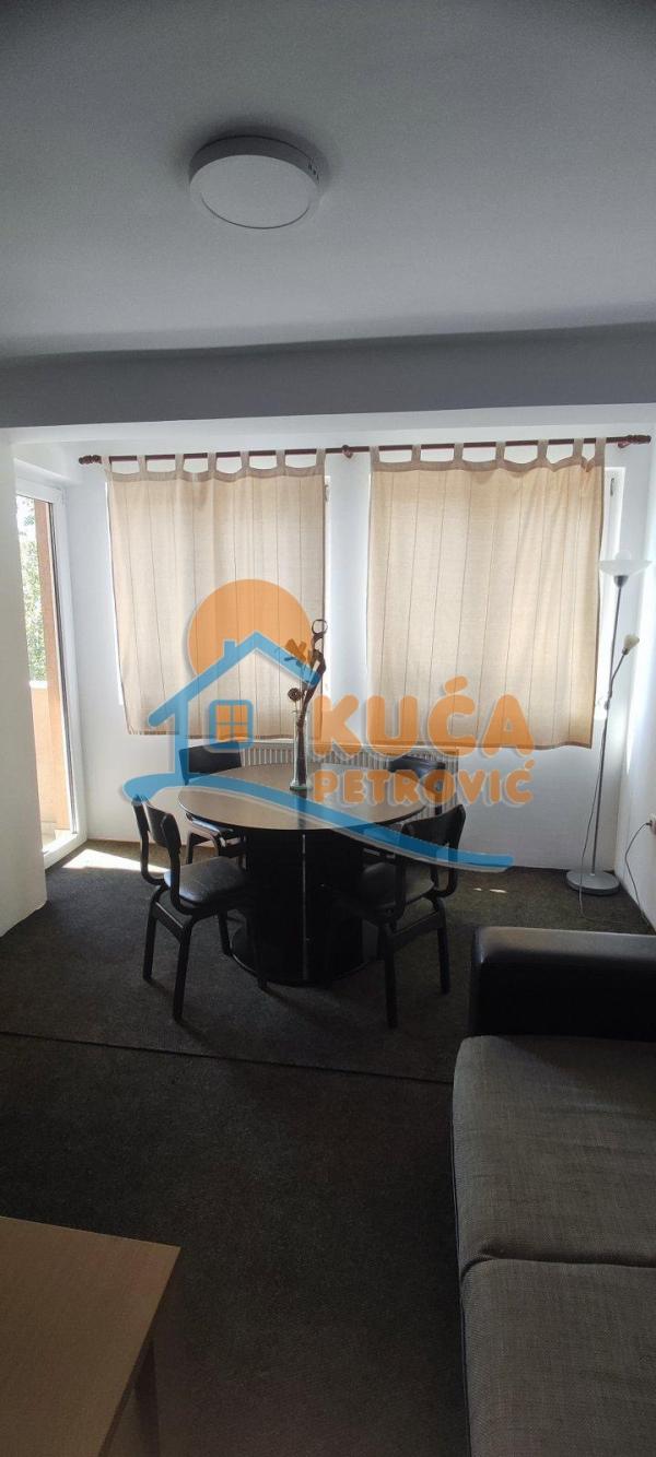 Slika 2 - Josifa Pančića, Četvorosoban stan za izdavanje, 74m2, 400€