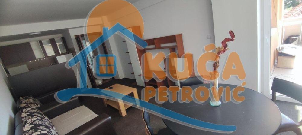 Slika 3 - Josifa Pančića, Četvorosoban stan za izdavanje, 74m2, 400€