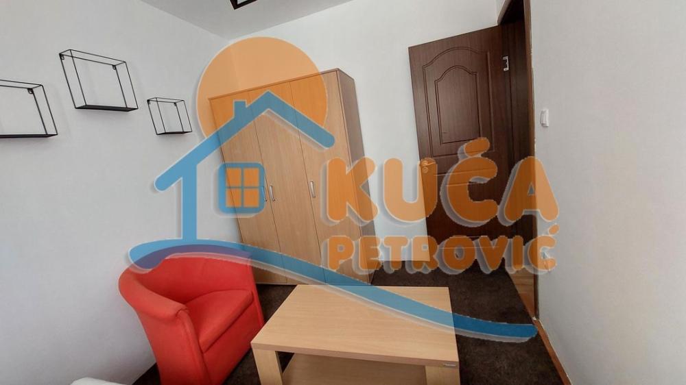 Slika 8 - Josifa Pančića, Četvorosoban stan za izdavanje, 74m2, 400€