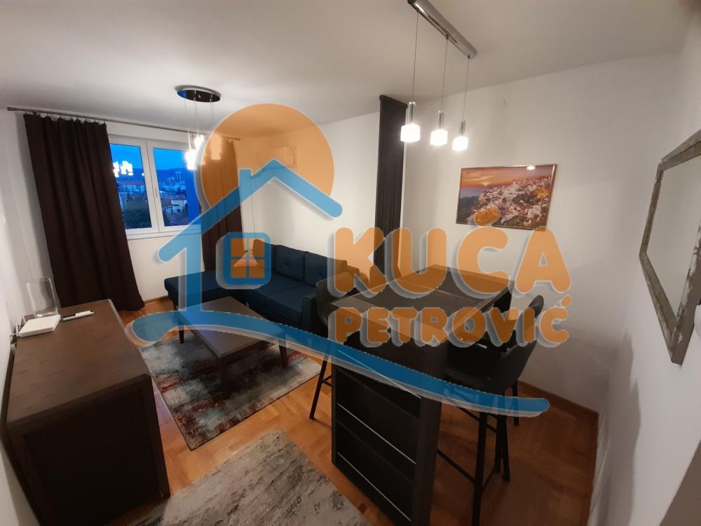 Glavna slika -Cara Dušana, Jednoiposoban stan za izdavanje, 42m2, 400€