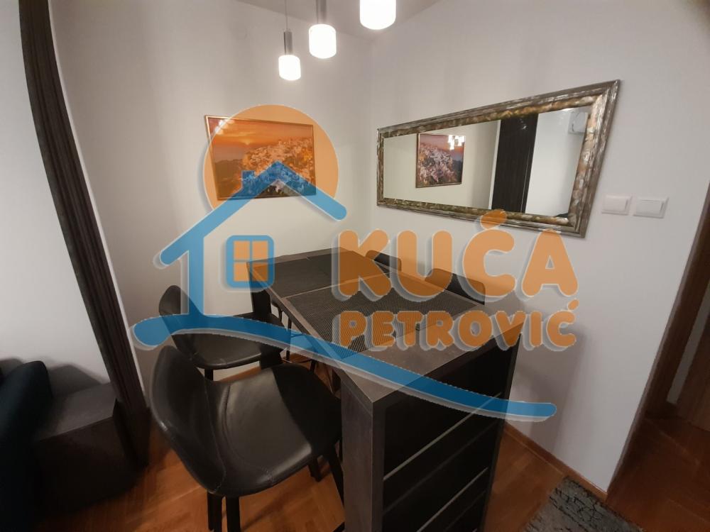 Slika 1 - Cara Dušana, Jednoiposoban stan za izdavanje, 42m2, 400€