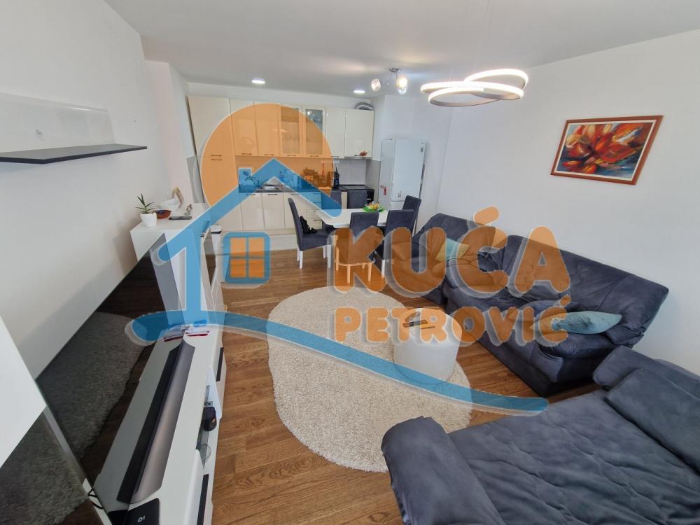 Slika 3 - Blagoja Parovića, Trosoban stan za izdavanje, 81m2, 750€