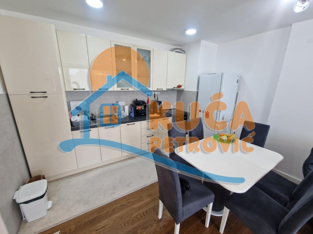 Slika 4 - Blagoja Parovića, Trosoban stan za izdavanje, 81m2, 750€