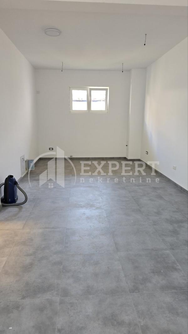 Slika 3 - Lole Ribara,  Lokal za izdavanje, 40m2, 500€