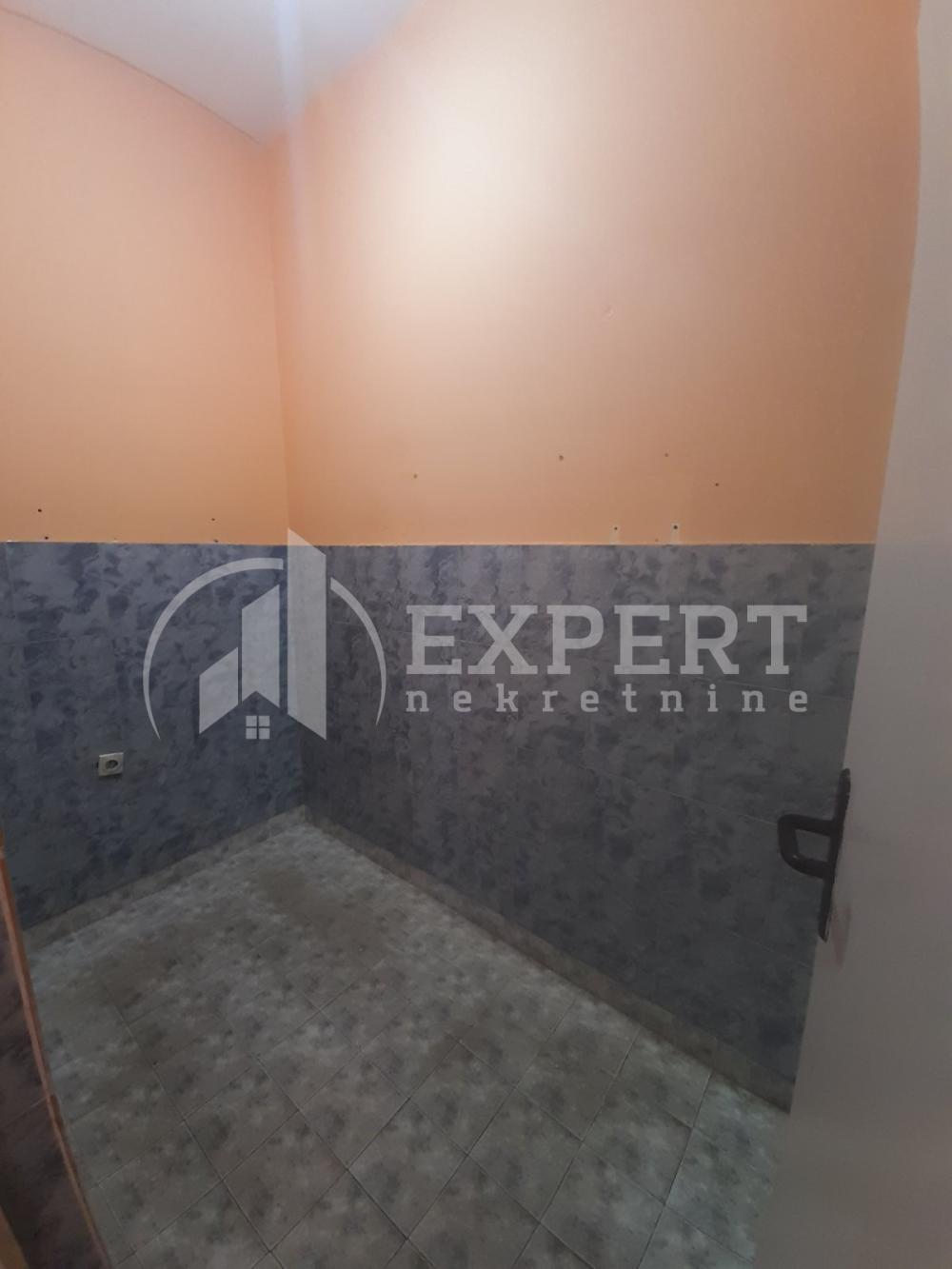 Slika 3 - Jeremije Živanovića,  Lokal za izdavanje, 16m2, 100€