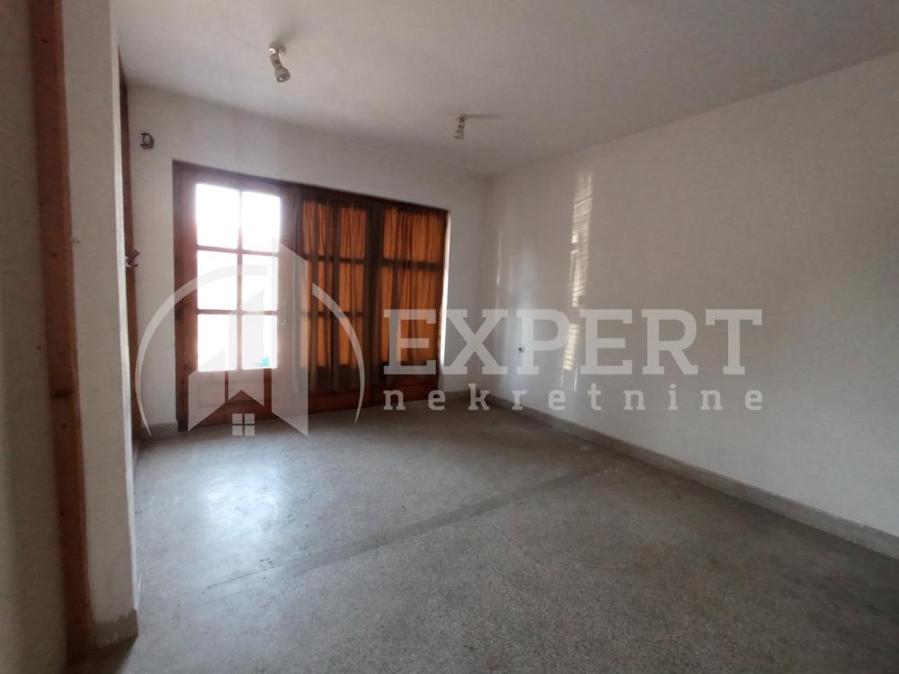 Slika 1 - Ljubomira Nedeljkovića,  Lokal za izdavanje, 30m2, 200€