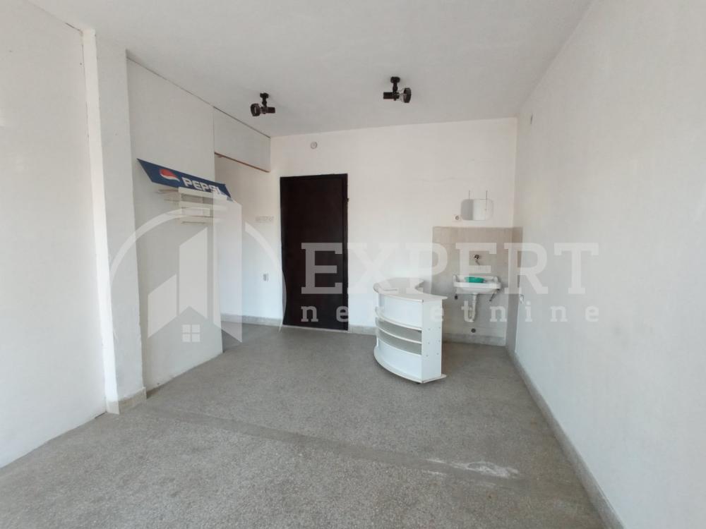 Slika 3 - Ljubomira Nedeljkovića,  Lokal za izdavanje, 30m2, 200€