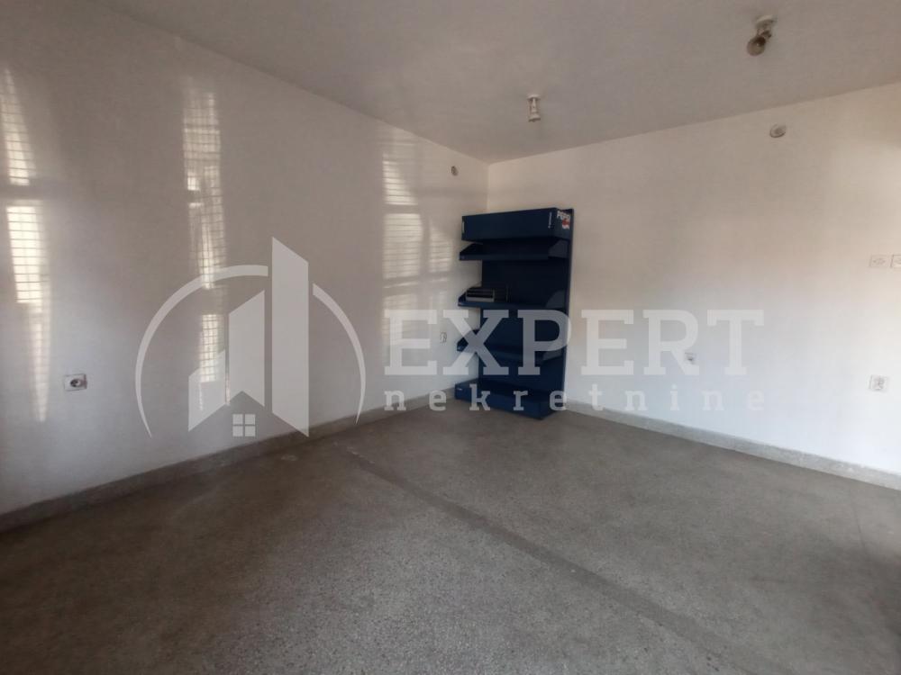 Slika 2 - Ljubomira Nedeljkovića,  Lokal za izdavanje, 30m2, 200€