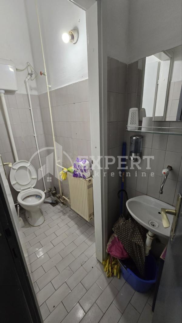 Slika 5 - Bulevar Nemanjića,  Lokal za izdavanje, 37m2, 350€