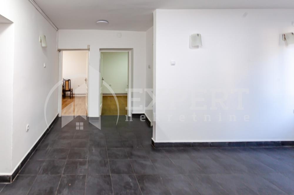 Slika 1 - Jovana Ristića, Trosoban stan na prodaju, 73m2, 143.000€