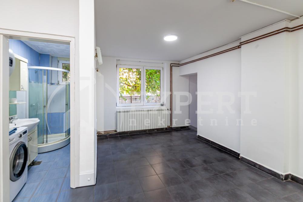 Slika 2 - Jovana Ristića, Trosoban stan na prodaju, 73m2, 143.000€