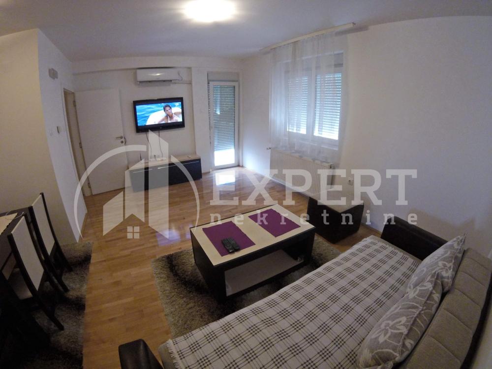 Slika 2 - Jelene Dimitrijević, Jednoiposoban stan za izdavanje, 50m2, 380€