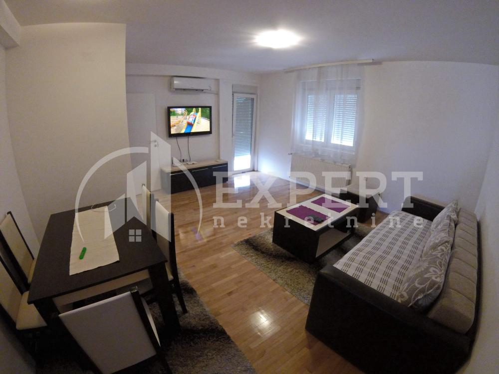 Slika 3 - Jelene Dimitrijević, Jednoiposoban stan za izdavanje, 50m2, 380€