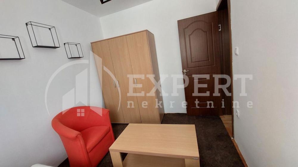 Slika 8 - Josifa Pančića, Četvorosoban stan za izdavanje, 74m2, 400€