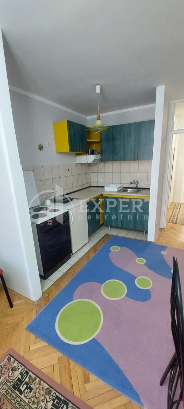 Slika 6 - 7. jula, Jednoiposoban stan za izdavanje, 49m2, 300€