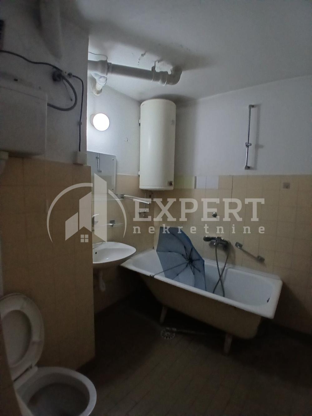 Slika 3 - Pariske komune, Dvosoban stan za izdavanje, 60m2, 250€