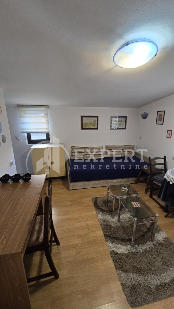 Glavna slika -Cara Dušana,  Kuća za izdavanje, 20m2, 200€