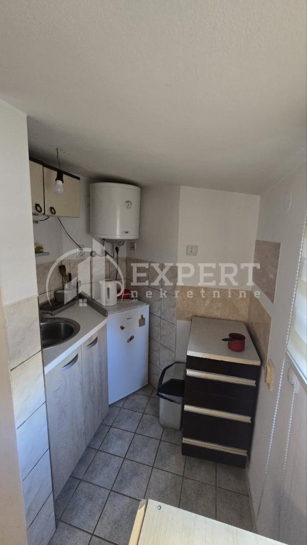 Slika 4 - Cara Dušana,  Kuća za izdavanje, 20m2, 200€