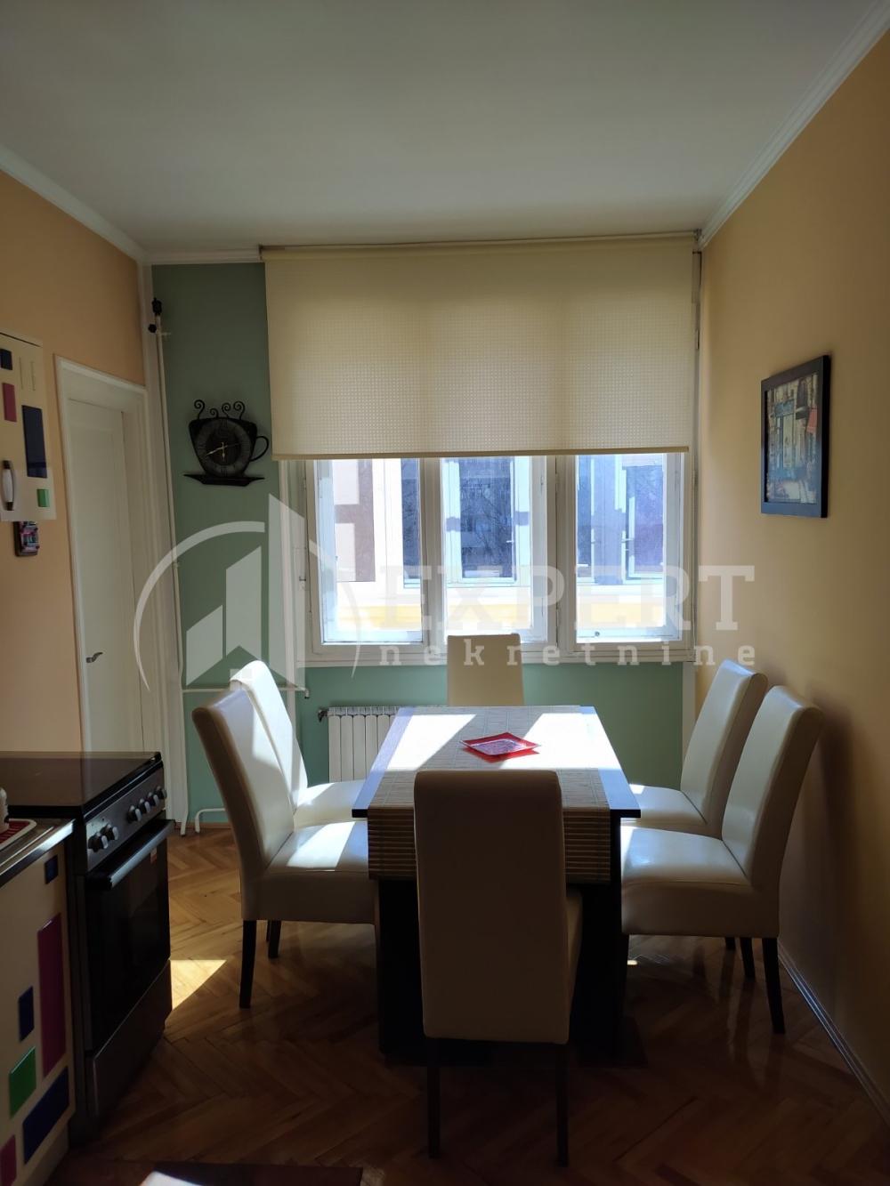 Slika 4 - Obrenovićeva, Dvosoban stan za izdavanje, 70m2, 450€