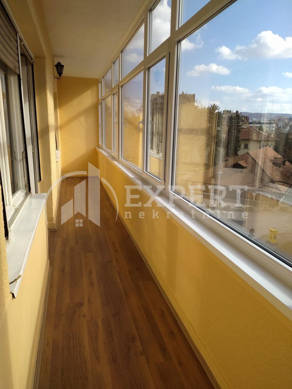 Slika 11 - Obrenovićeva, Dvosoban stan za izdavanje, 70m2, 450€