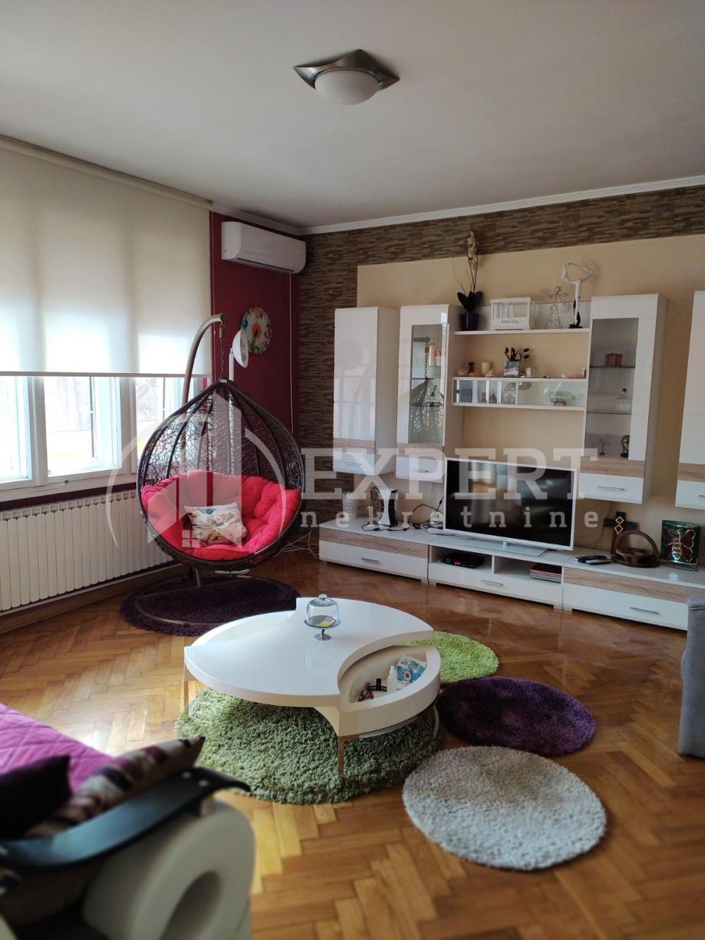 Slika 1 - Obrenovićeva, Dvosoban stan za izdavanje, 70m2, 450€