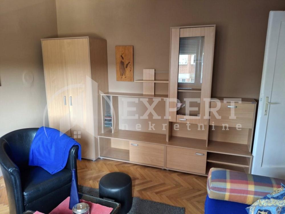 Slika 10 - Bulevar dr Zorana, Četvorosoban stan za izdavanje, 90m2, 500€