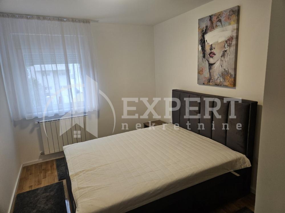 Slika 4 - Cara Dušana, Trosoban stan za izdavanje, 73m2, 600€