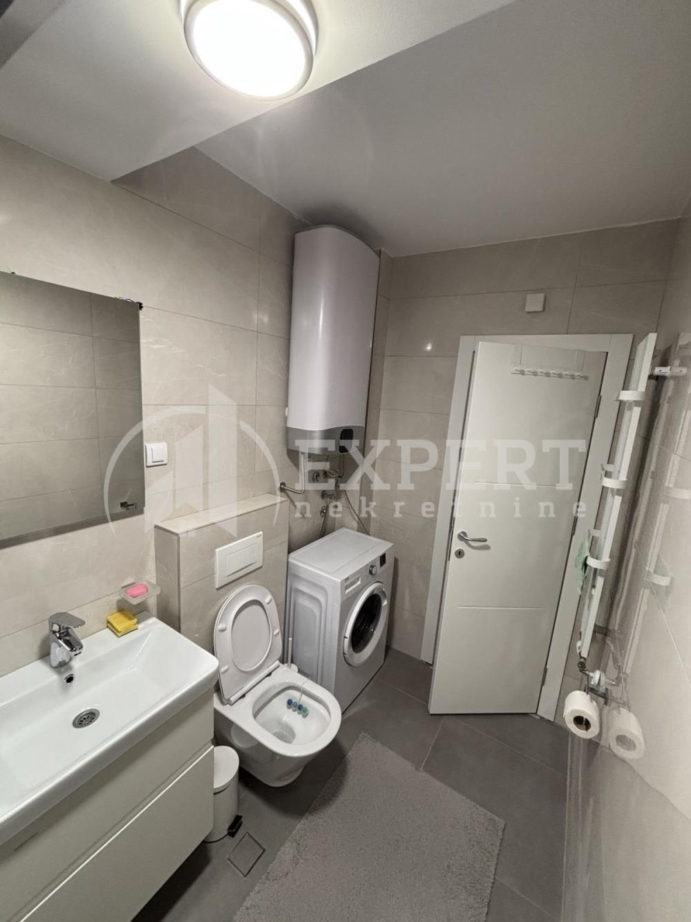 Slika 7 - Cara Dušana, Trosoban stan za izdavanje, 73m2, 600€