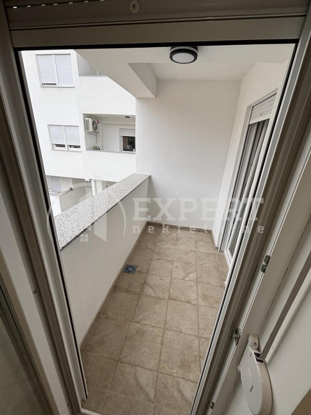 Slika 9 - Cara Dušana, Trosoban stan za izdavanje, 73m2, 600€