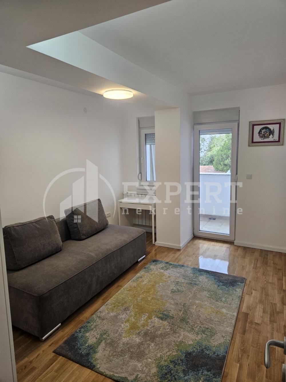 Slika 6 - Cara Dušana, Trosoban stan za izdavanje, 73m2, 600€