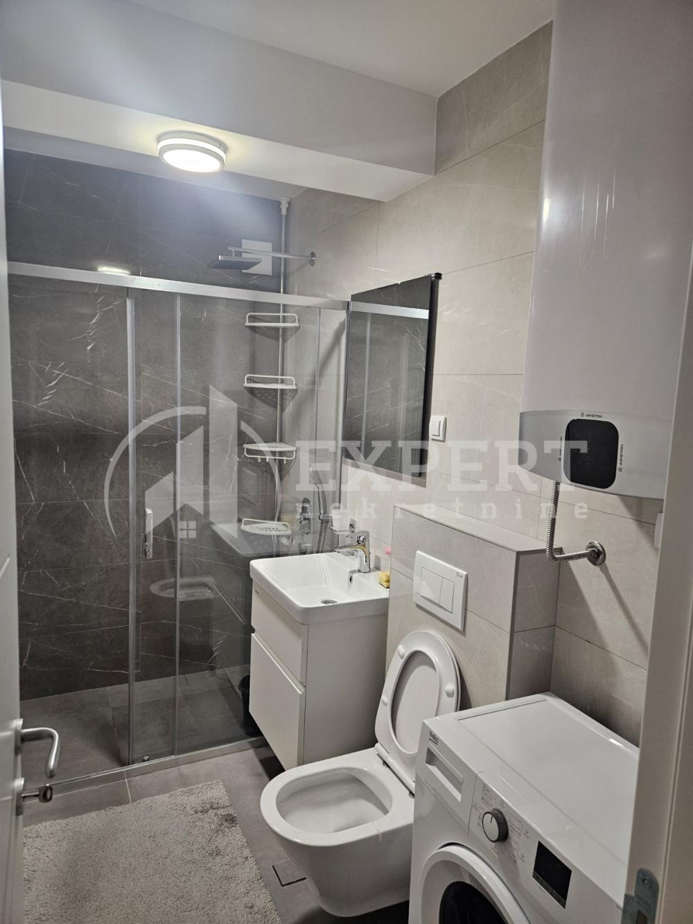 Slika 8 - Cara Dušana, Trosoban stan za izdavanje, 73m2, 600€