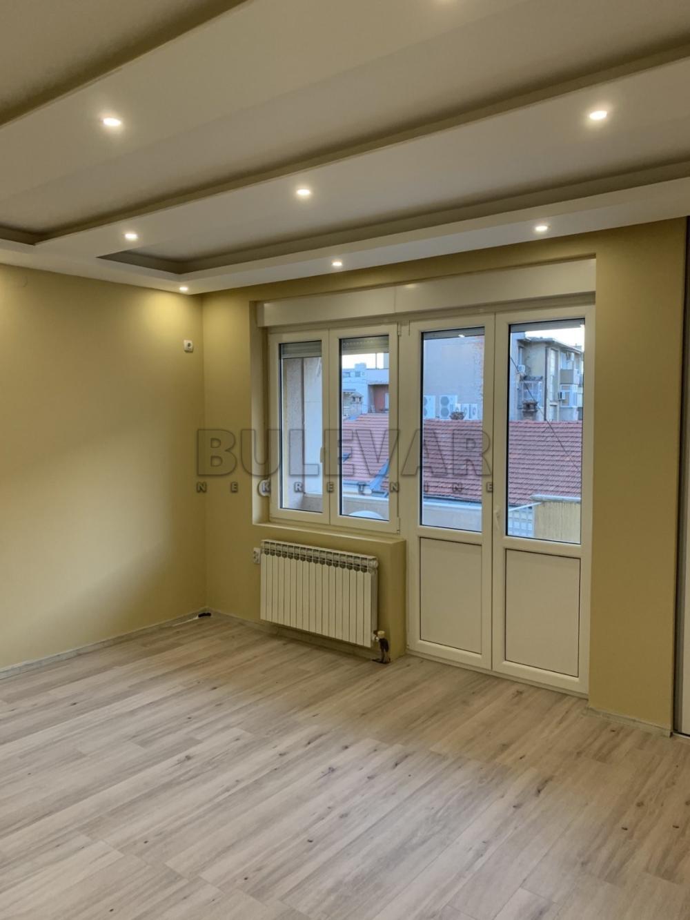 Glavna slika -Obrenovićeva,  Lokal za izdavanje, 72m2, 450€