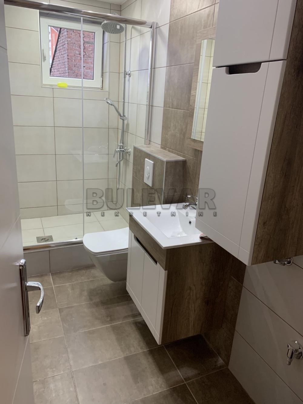 Slika 5 - Obrenovićeva,  Lokal za izdavanje, 72m2, 450€