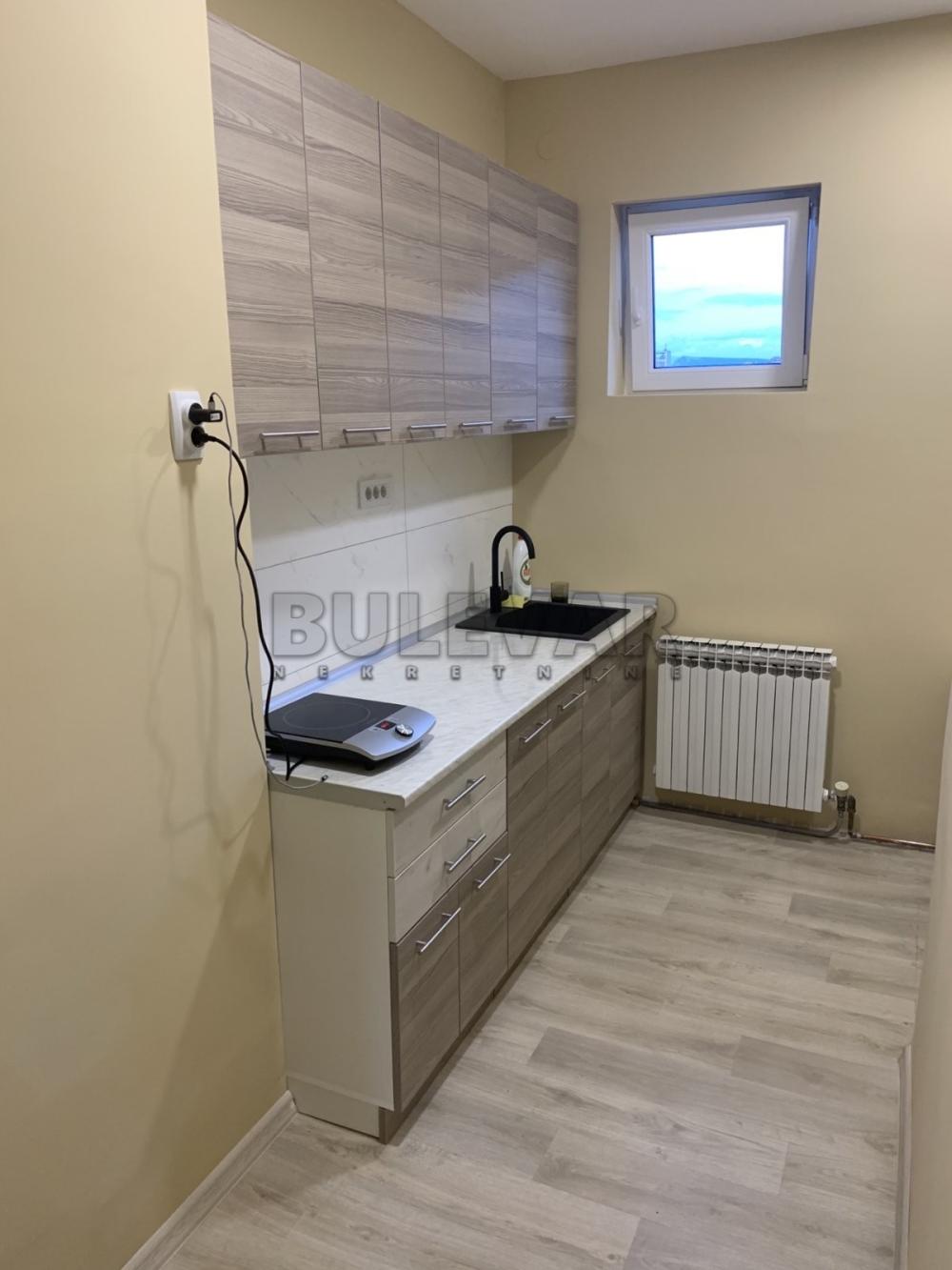 Slika 4 - Obrenovićeva,  Lokal za izdavanje, 72m2, 450€