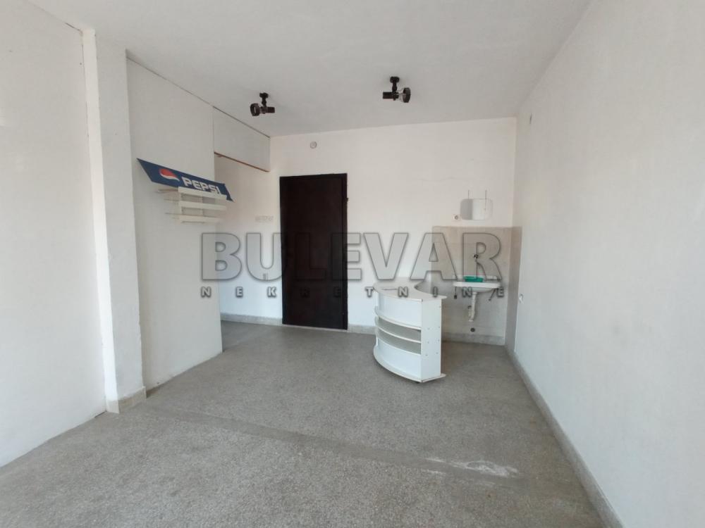 Slika 3 - Ljubomira Nedeljkovića,  Lokal za izdavanje, 30m2, 200€