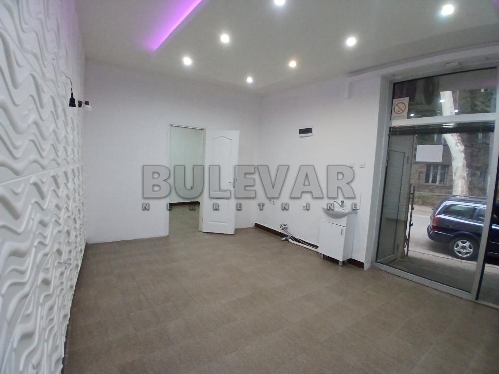 Slika 2 - Trg Pavla Stojkovića,  Lokal za izdavanje, 30m2, 300€