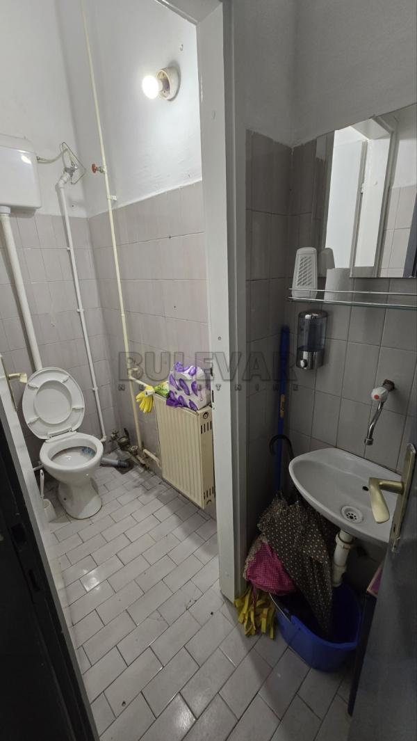 Slika 5 - Bulevar Nemanjića,  Lokal za izdavanje, 37m2, 350€